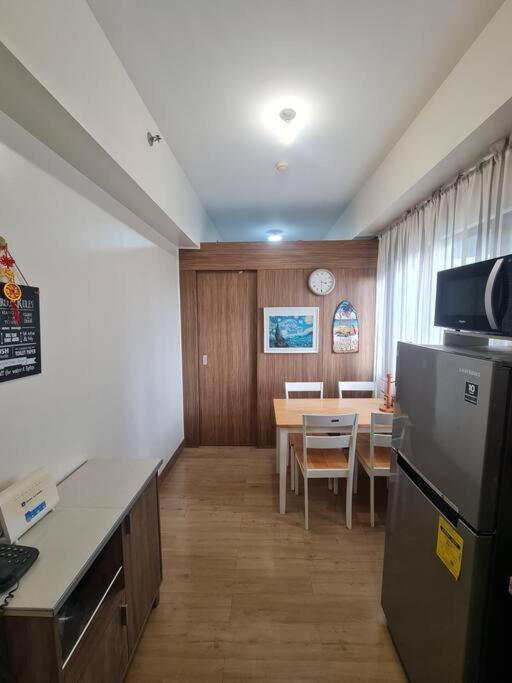 Paranaque Chic Corner Retreat Apartment